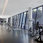 Circle On Cavill 37Th Floor Ocean Views
