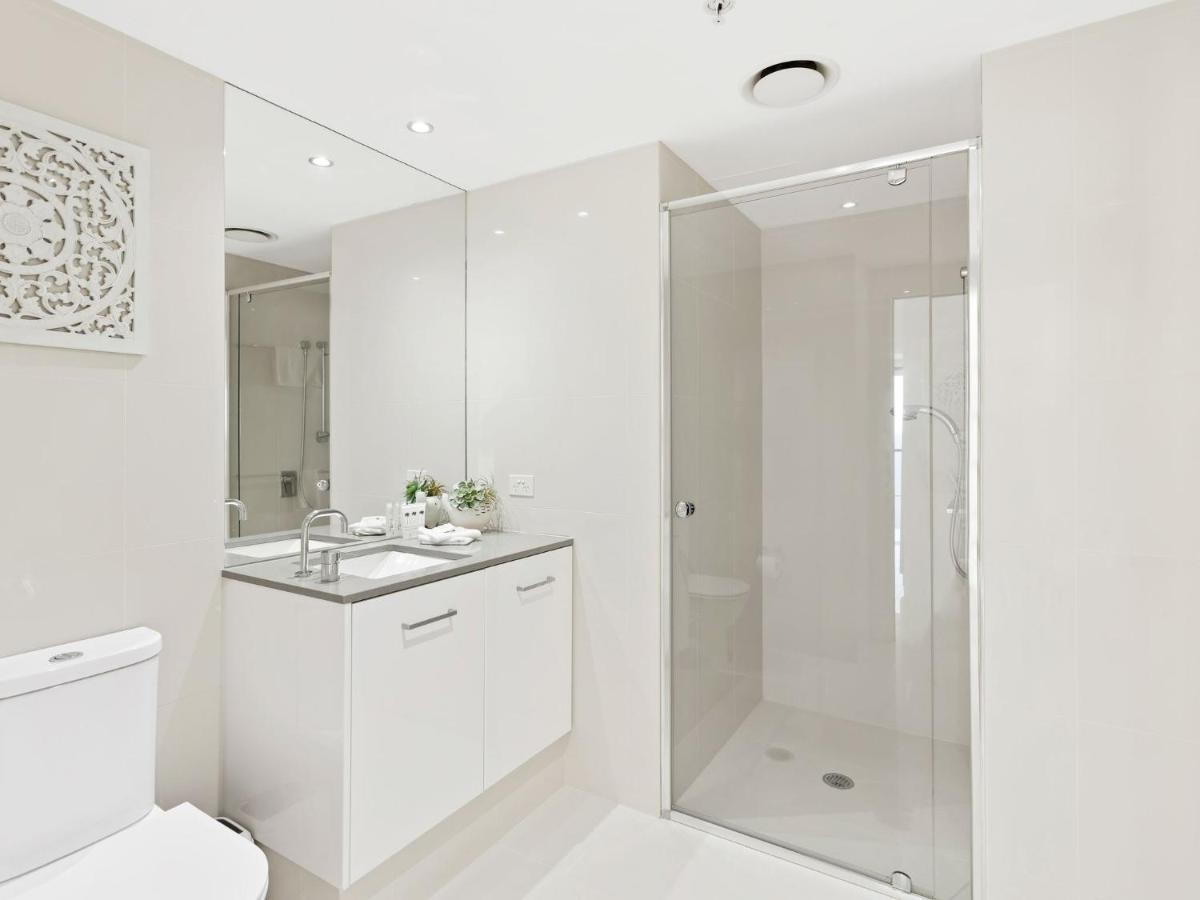 Circle On Cavill 37th Floor Ocean Views *