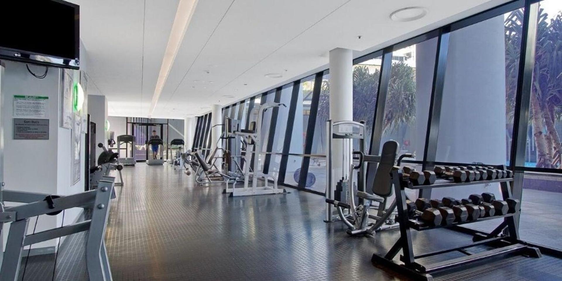 Circle On Cavill 37th Floor Ocean Views Apartment *